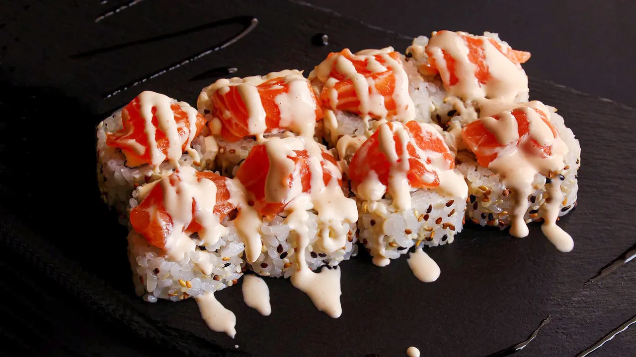 Спайси лосось (добавки не входят)