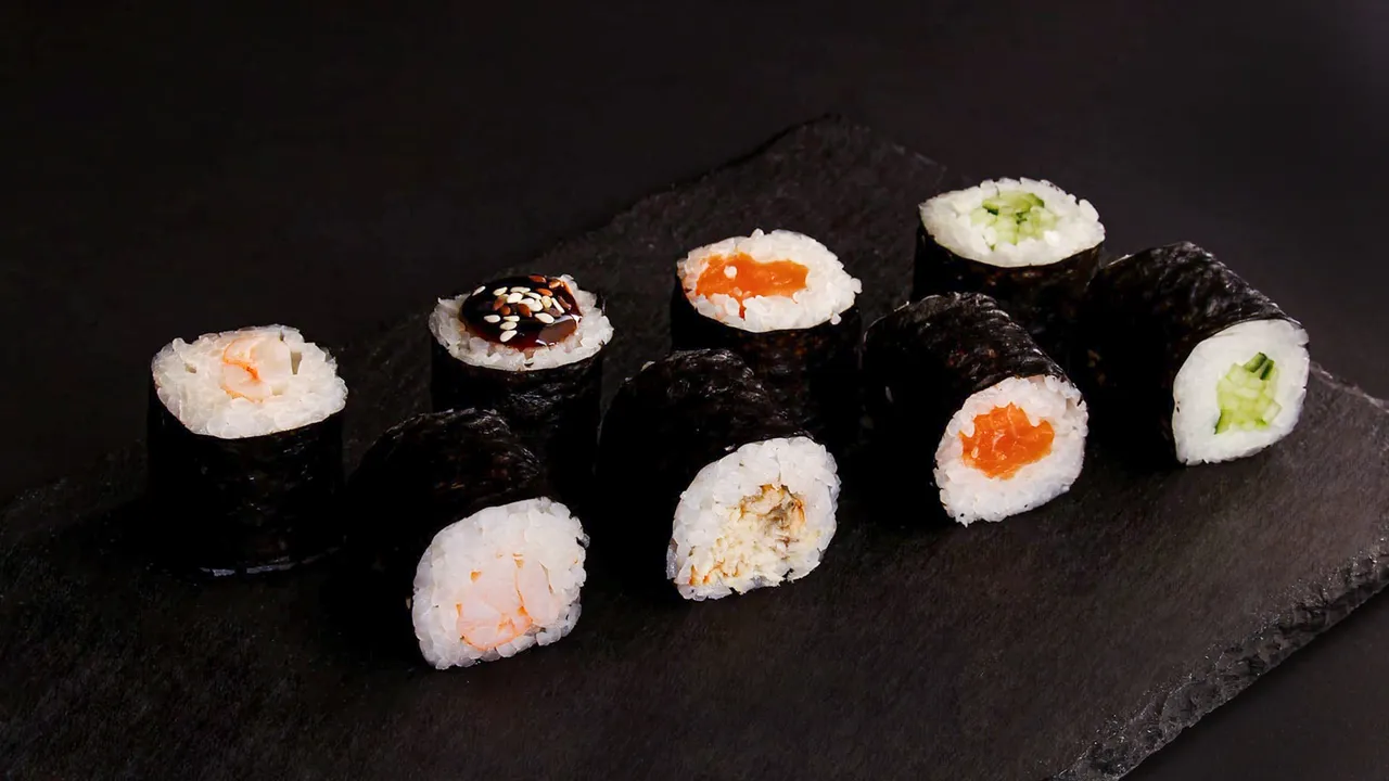 Мини ролл с креветкой (добавки не входят)